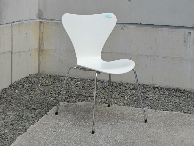 セブンチェア 　ホワイト　中古　【NO,3】