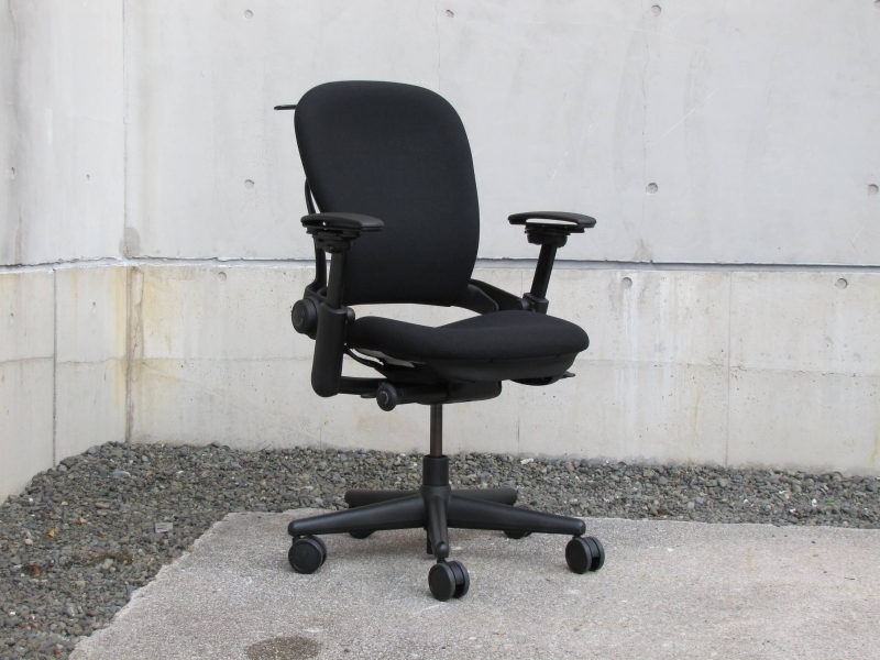 リープチェア HD-1　ブラック 【肘パッド新品】　中古