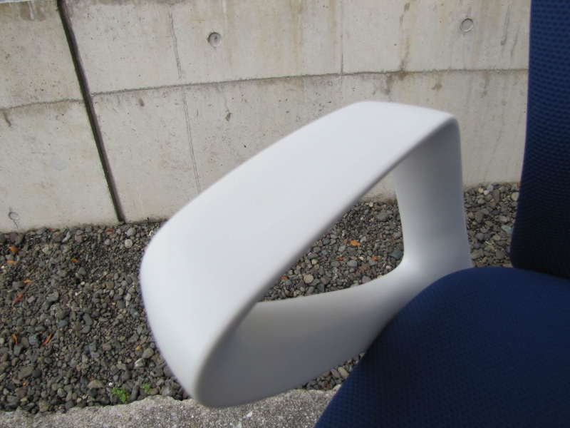 スラートチェア　ブルー　肘付き　中古_2