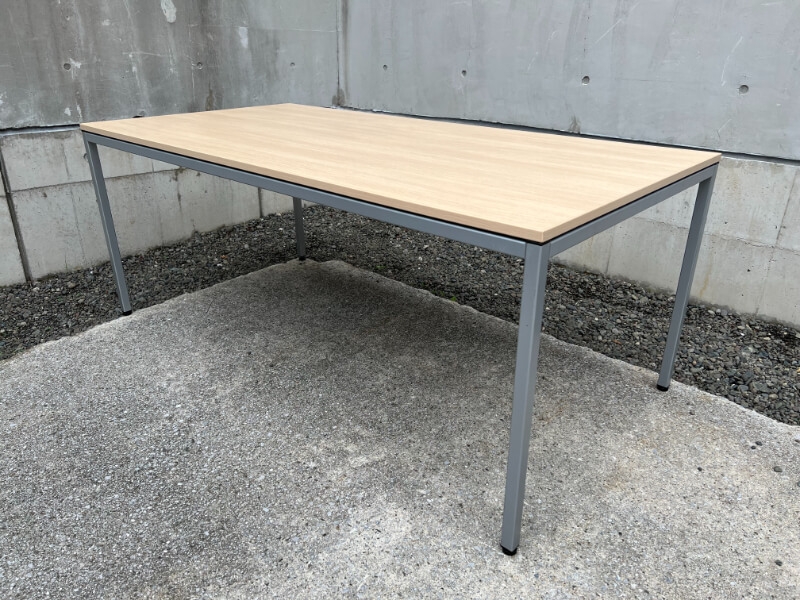 トレッセ　ミーティングテーブル　W1800/D900　中古