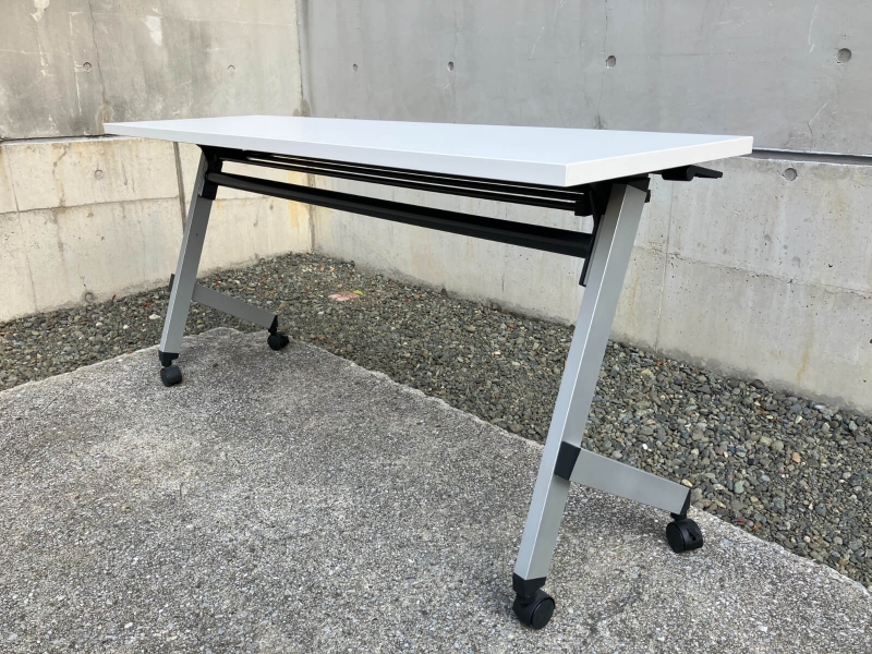 プラッテ　スタックテーブル　W1500/D450　中古