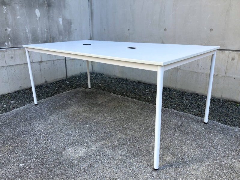 ミーティングテーブル　W1800/D900　配線ホール付き　中古