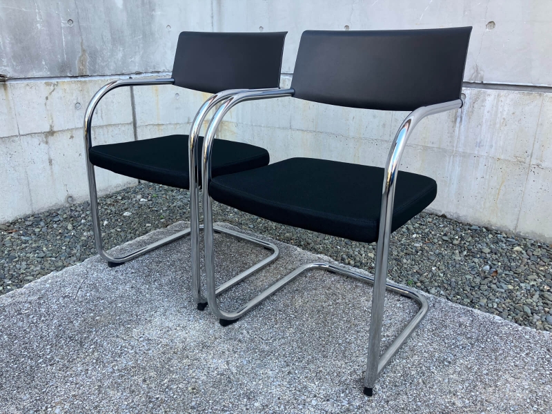 モーメントサイドチェア　中古　2脚セット