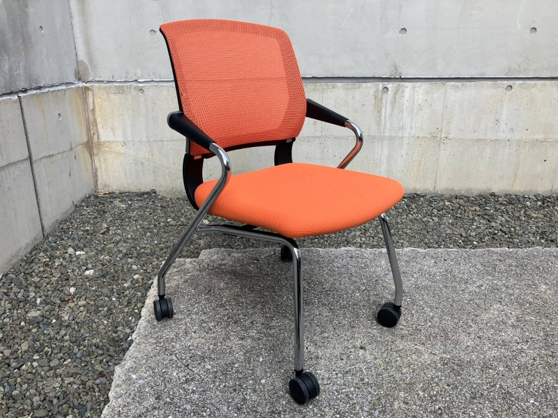 サテリテ　ミーティグチェア　　オレンジ　中古