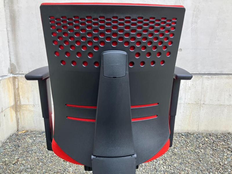 ウィザードチェア　レッド　可動肘付　中古_2