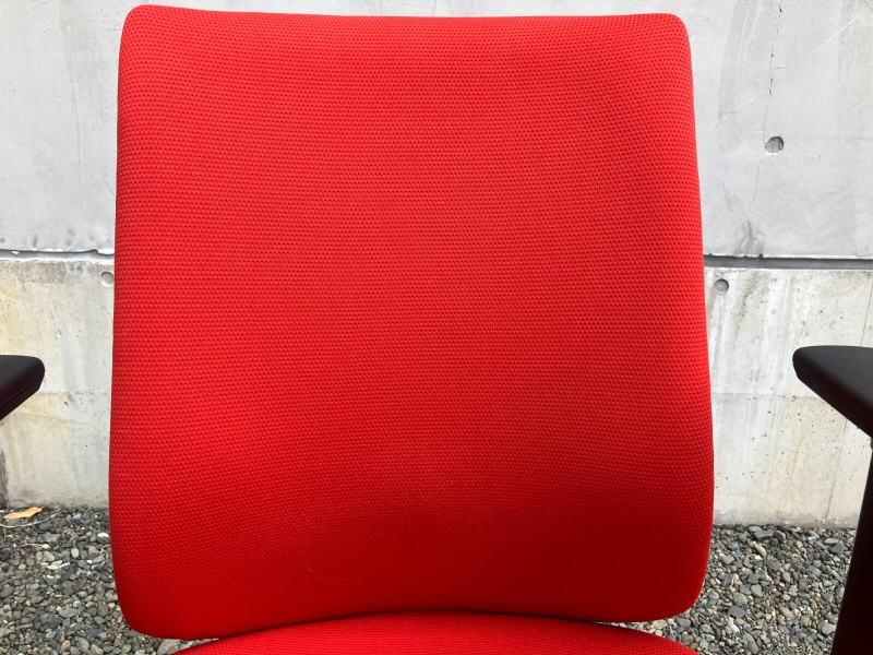 ウィザードチェア　レッド　可動肘付　中古_3