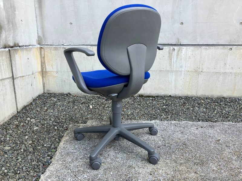 ジャストチェア　肘付き　ブルー　中古_1