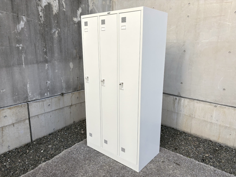FLK　3人用ロッカー　ホワイトタイプ　中古