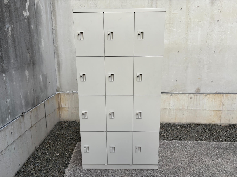 KZ-Ⅱ型　12人用ロッカー　中古_1