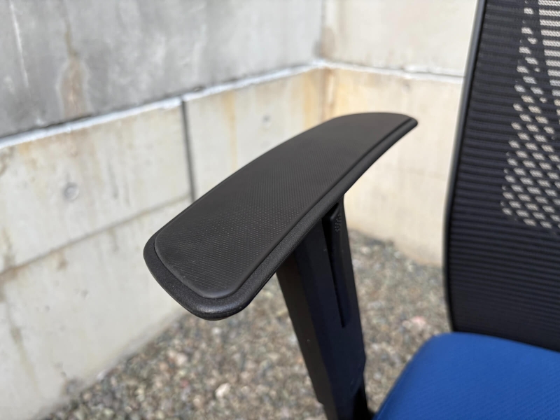 VCM1チェア　可動肘付き　ブルー　中古_4