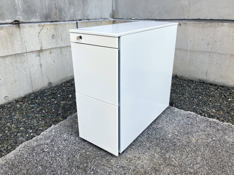 スリムキャビネット　ホワイト　中古