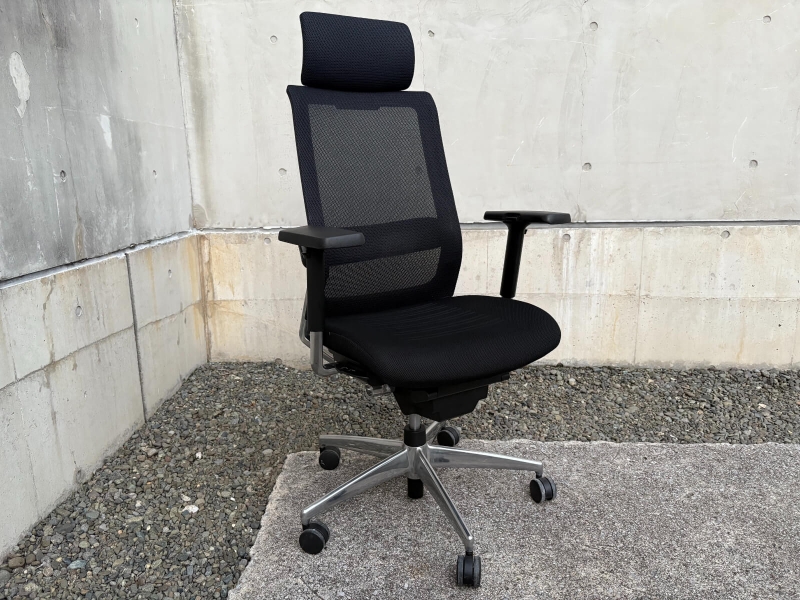 エアフォートチェア　可動肘・ヘッドレスト付き　スレ有り　中古