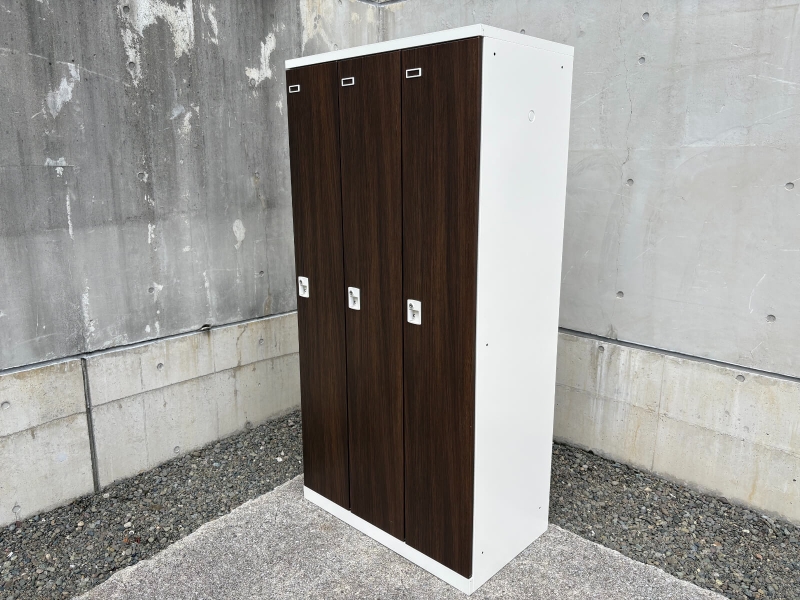 SLBシリーズ　3人用ロッカー　木目扉タイプ　中古