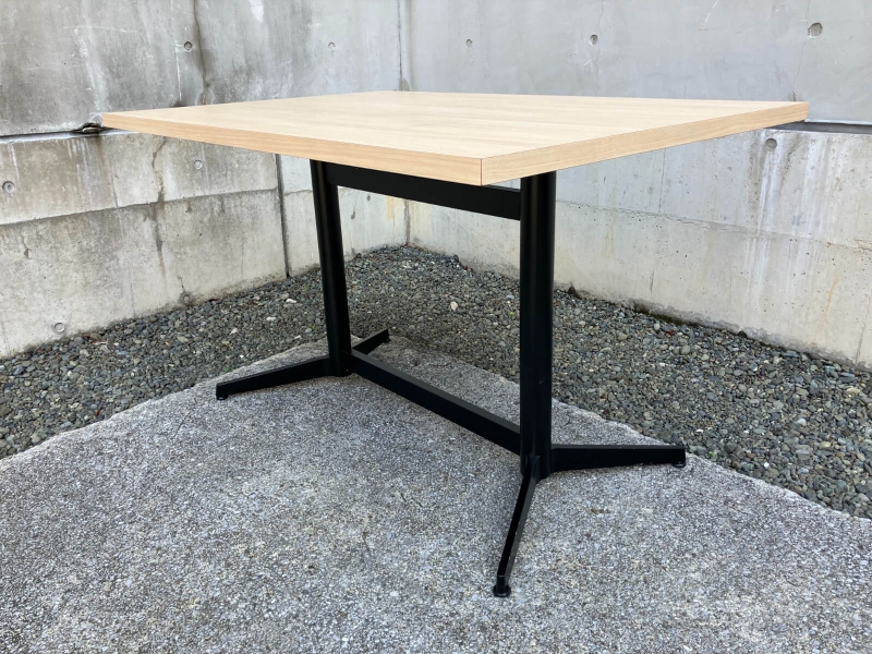ミーティングテーブル　W1200/D800　中古