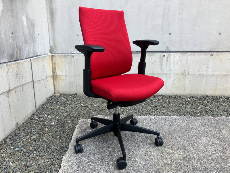 ウィザード４チェア　ハイバック　可動肘付き　中古