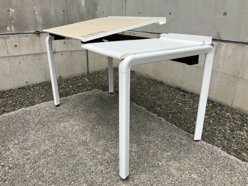 傾斜機能付きデスク　UPTIS（アプティス）　W1200　中古