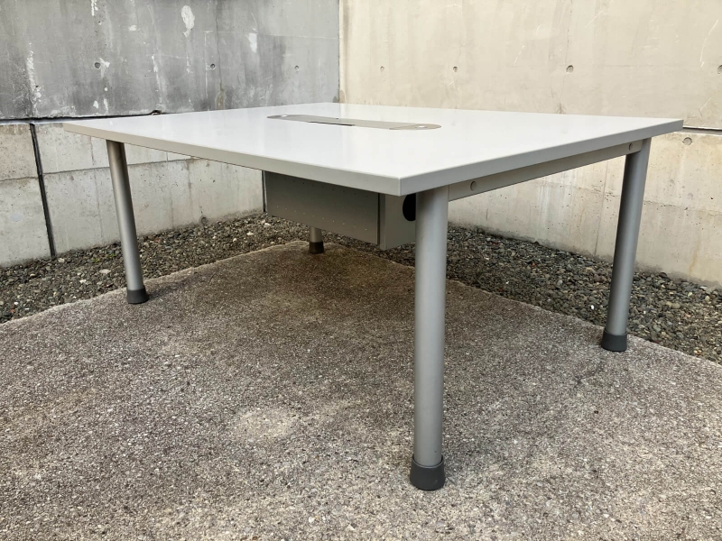 中央配線機能付きテーブル　W1600/D1200　中古_0
