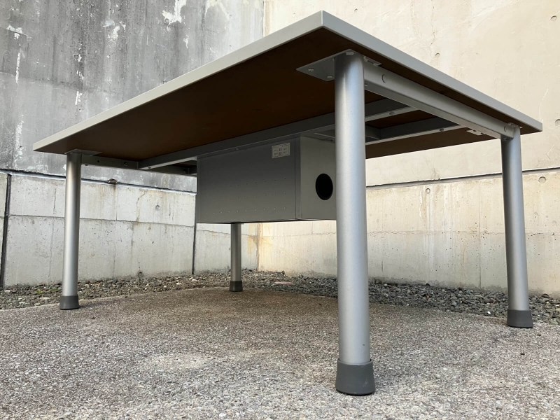 中央配線機能付きテーブル　W1600/D1200　中古_6