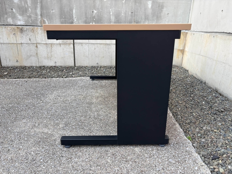 インベントシリーズ　平机　W1400　中古_1