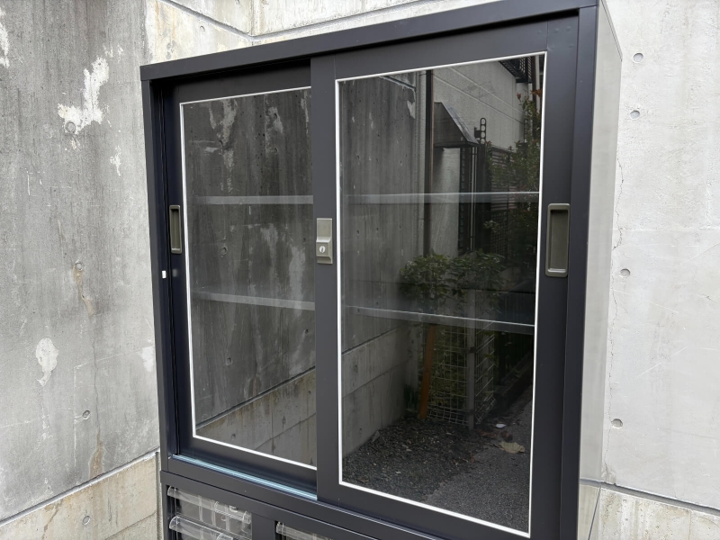 ガラス引違い戸+トレーキャビネット　上下セット　ブラック　中古_1