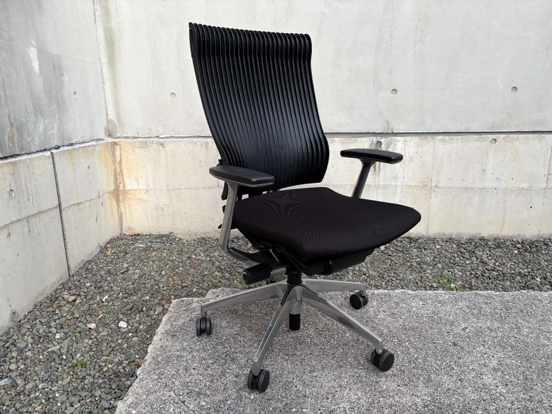 スピーナチェア　エラストマーバック　肘付き　中古