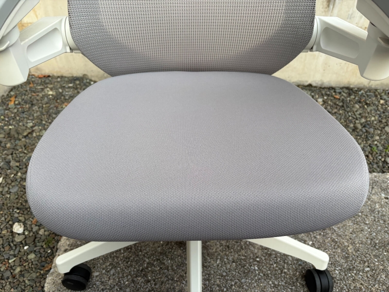 ノートチェア　メッシュタイプ　ライトグレー　中古【2023年製造 美品】_6