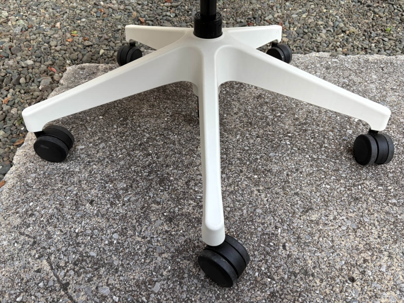 ノートチェア　メッシュタイプ　ライトグレー　中古【2023年製造 美品】_7