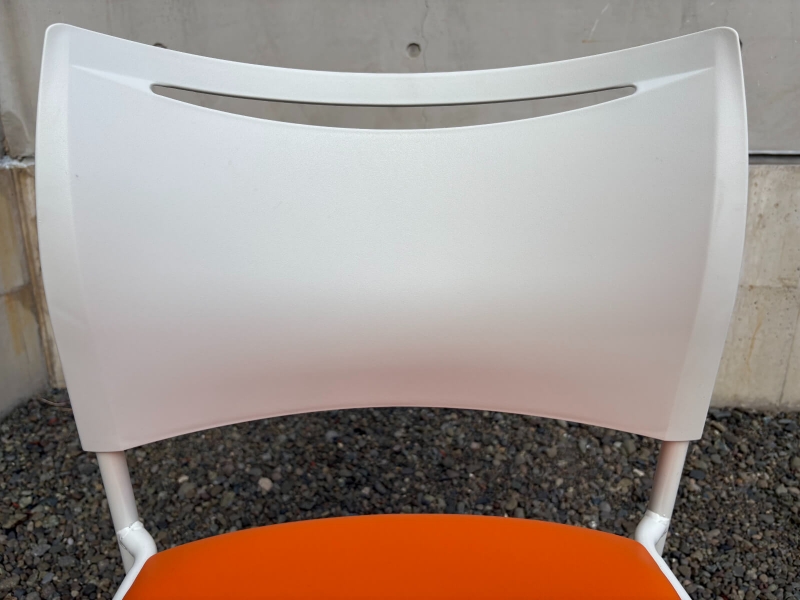 スタッキングチェア　SFIDA　キャスター付き　中古_4