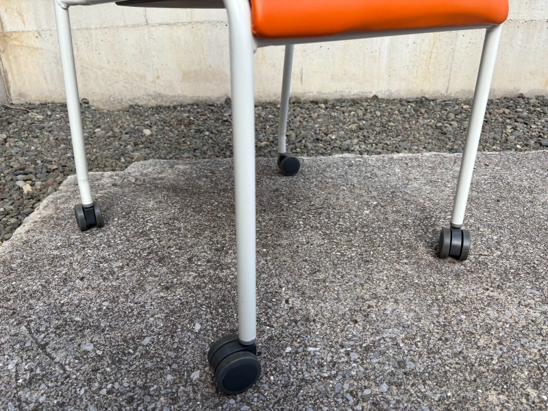 スタッキングチェア　SFIDA　キャスター付き　中古_6