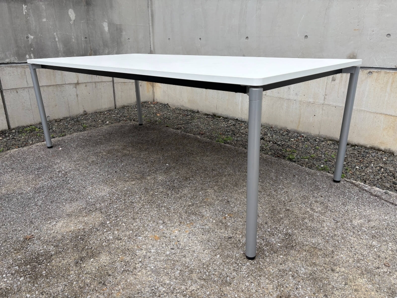 ジュート　ミーティングテーブル　4本脚タイプ　W2100　中古_0