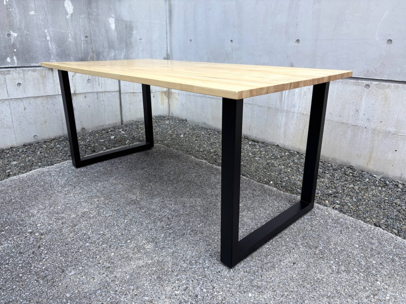 ラバーウッドテーブル　W1600/D800　中古