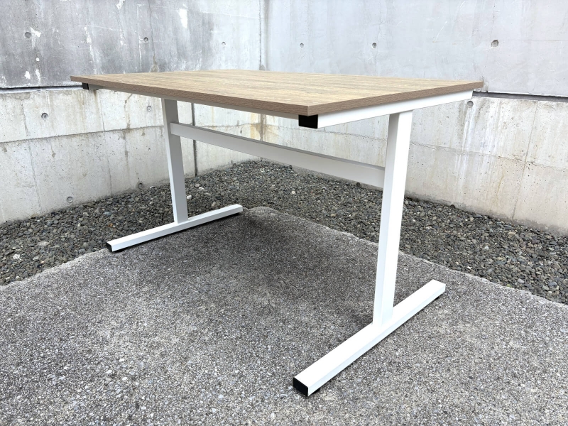 TEVシリーズ　ミーティングテーブル　W1200/D750　中古