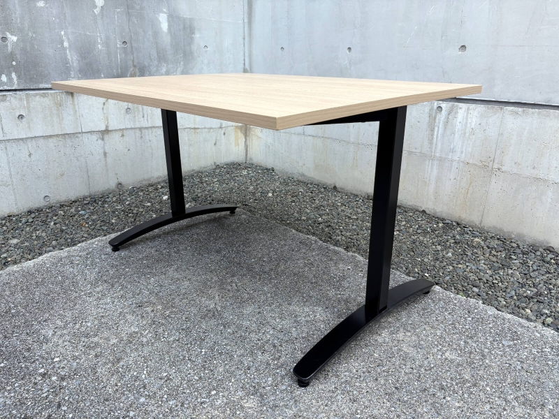 ロンナシリーズ　ミーティングテーブル　W1200/D900㎜　中古