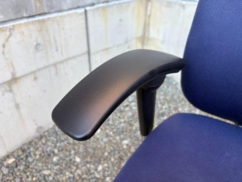 ゼファーチェア 　クッションタイプ　ダークブルー　中古【肘パッド新品】_3