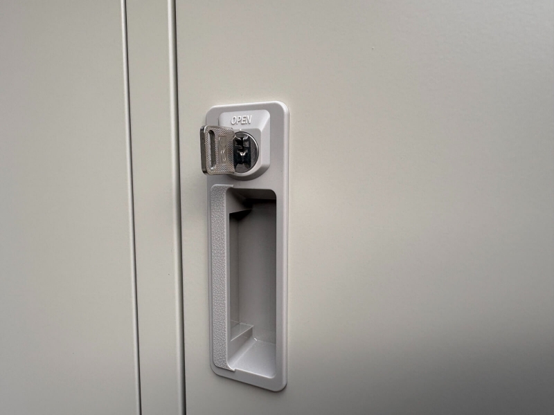 SLKシリーズ　8人用ロッカー　2列4段　ニューグレー　中古_5