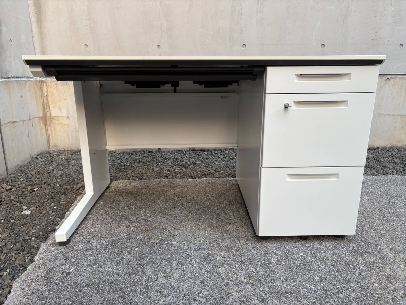 ISデスクシリーズ　片袖机　W1000/D600㎜　中古_1