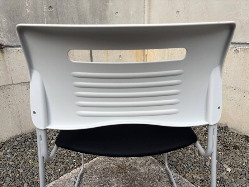 PMCシリーズ　スタッキングチェア　ブラック　中古_3