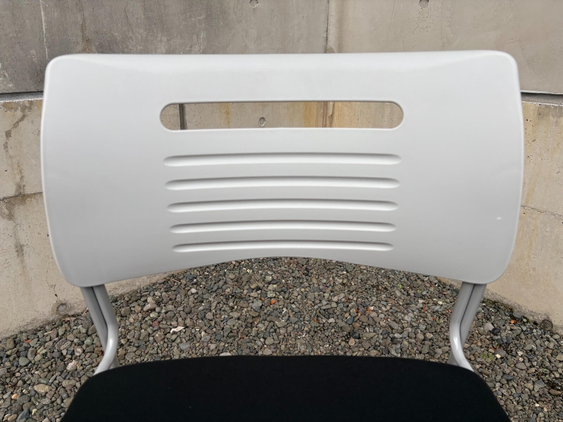 PMCシリーズ　スタッキングチェア　ブラック　中古_4