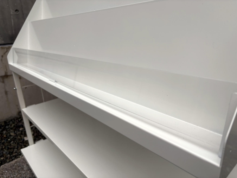 マガジンラック　W900/D450/H1150㎜　キャスター付き　中古_4