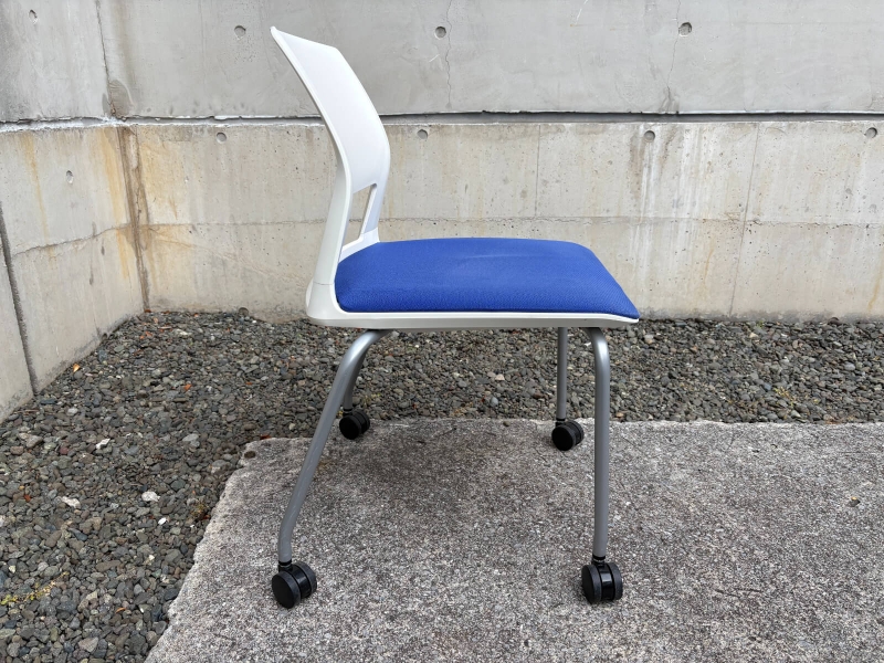 スタッキングチェア　キャスター付き　CK-160C　ブルー　中古_1