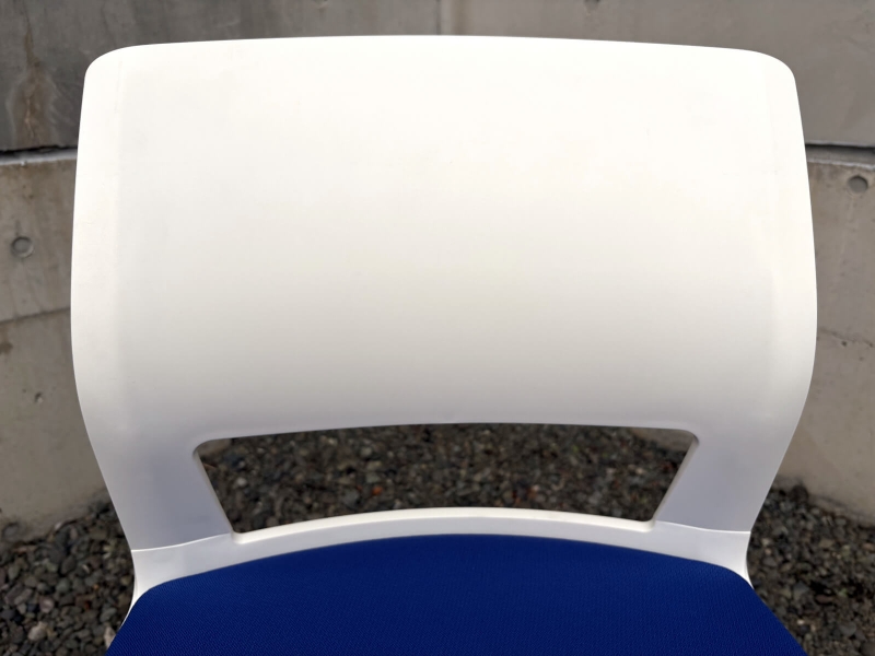 スタッキングチェア　キャスター付き　CK-160C　ブルー　中古_4