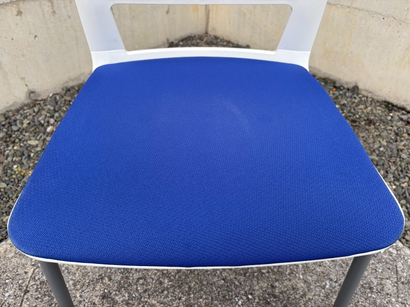 スタッキングチェア　キャスター付き　CK-160C　ブルー　中古_5