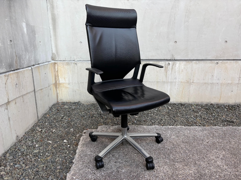 Modus.(モダス)シリーズ　エクストラハイバック　本革張り　中古