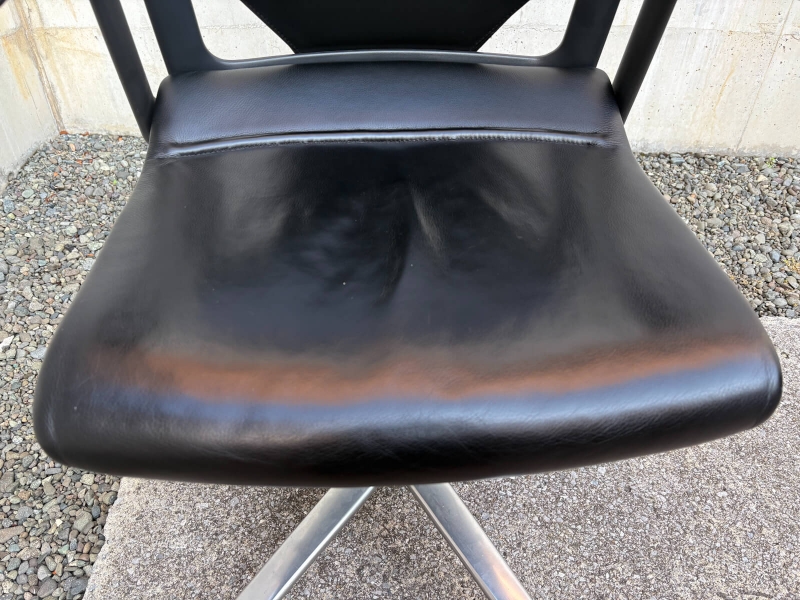 Modus.(モダス)シリーズ　エクストラハイバック　本革張り　中古_6