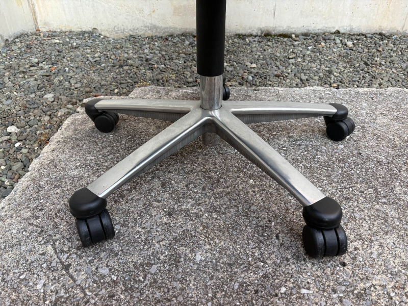 Modus.(モダス)シリーズ　エクストラハイバック　本革張り　中古_7