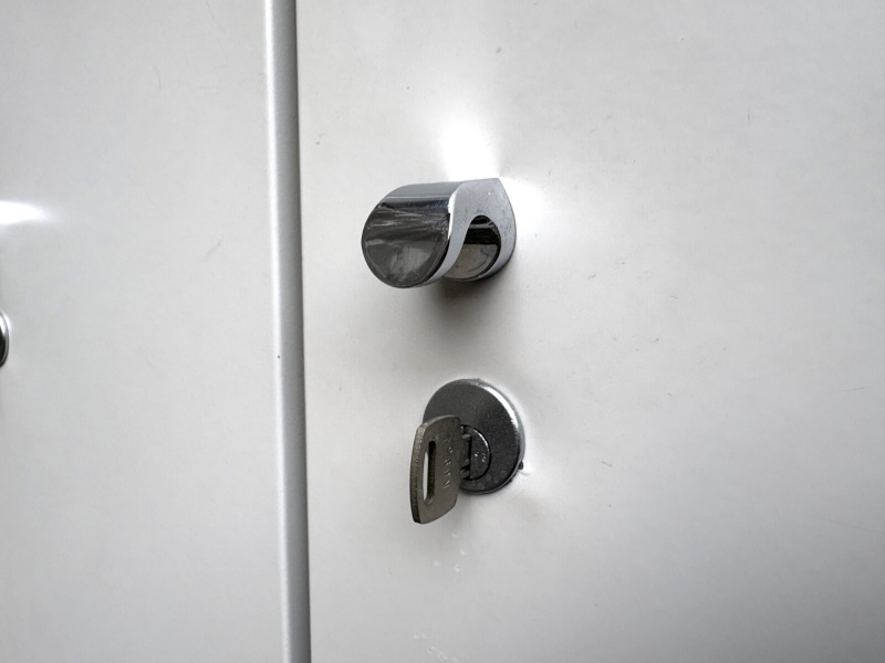 4人用ロッカー　SL-42　ホワイト　中古_2