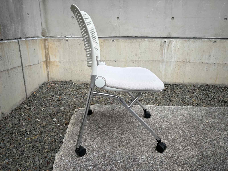 ブルーメ　ミーティングチェア　ホワイト×ライトグレー　中古_1