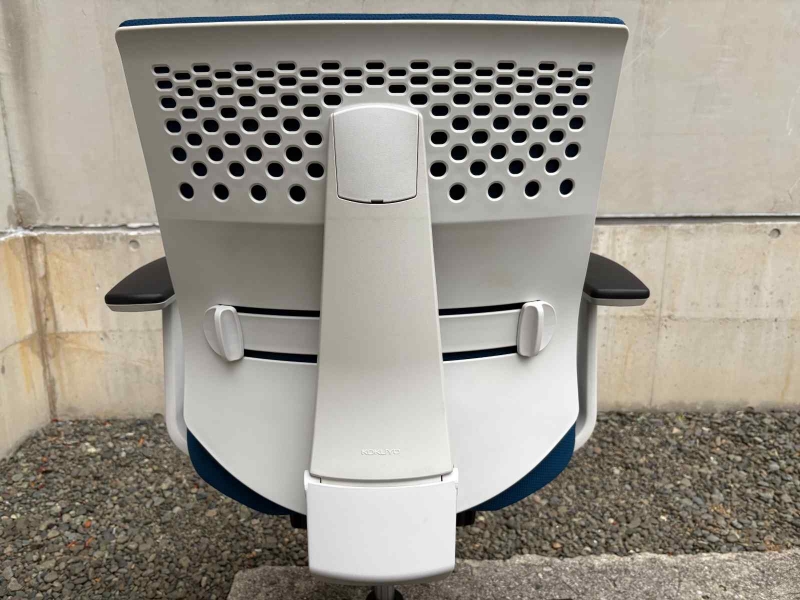 ウィザード２チェア　肘付き　ブルー×ホワイト　中古_2