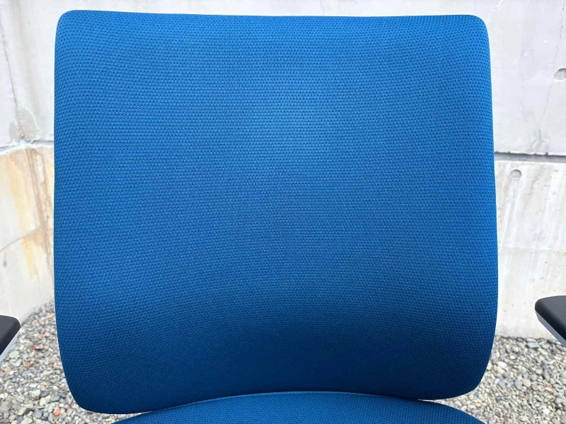 ウィザード２チェア　肘付き　ブルー×ホワイト　中古_3
