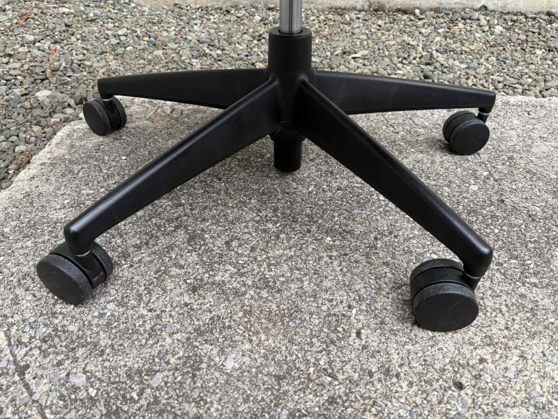 ウィザード２チェア　肘付き　ブルー×ホワイト　中古_7